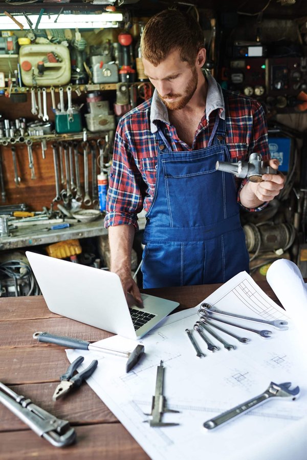 How to Construct a Custom-Made Bed Frame with Built-In Nightstands for a Small Bedroom?